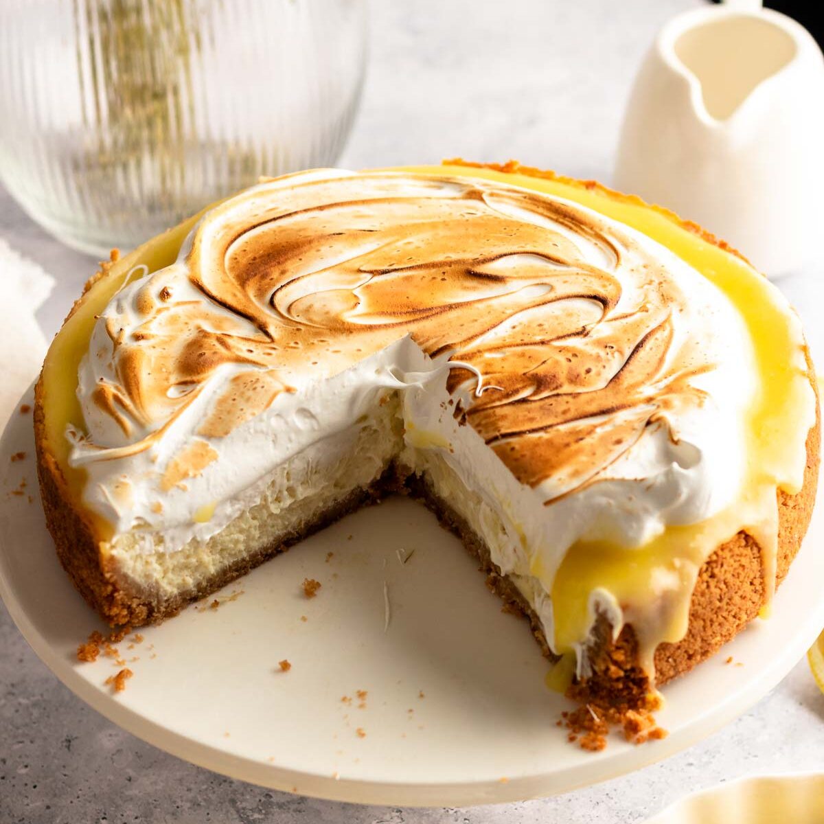 Cheesecake od limuna s lemon curdom i lagano zapečenom meringom